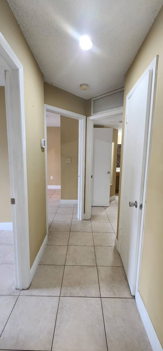 Apartment for rent at 17440 NW 67th Court, Hialeah, FL 33015