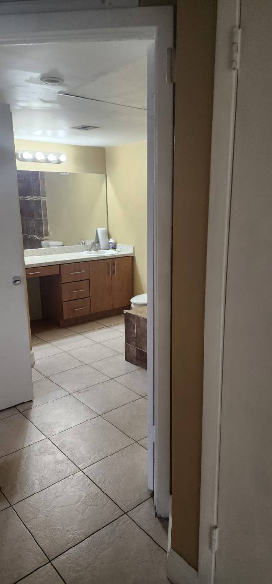 Apartment for rent at 17440 NW 67th Court, Hialeah, FL 33015