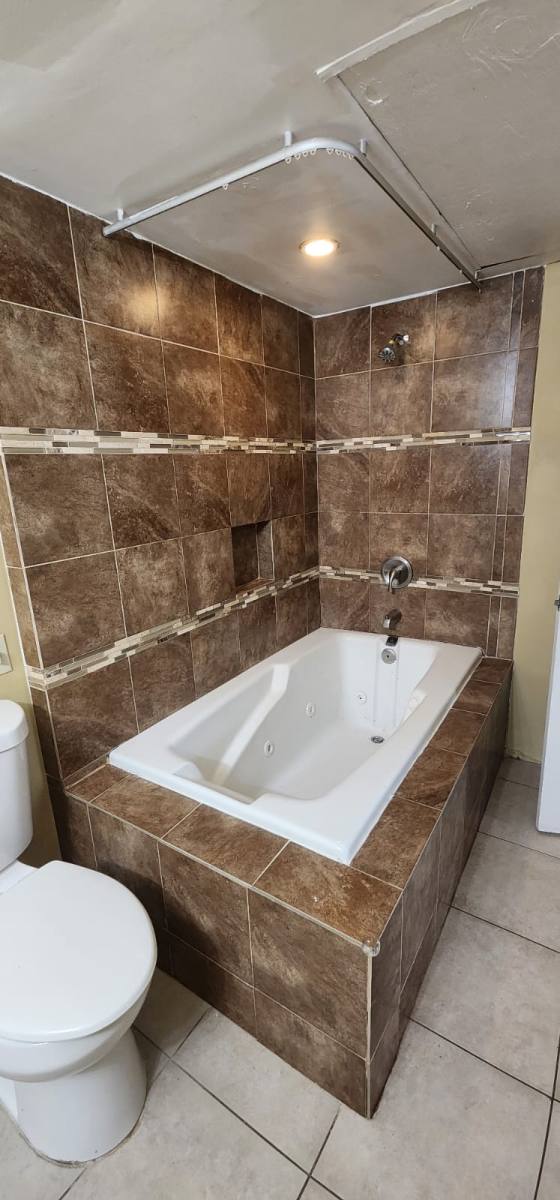 Apartment for rent at 17440 NW 67th Court, Hialeah, FL 33015