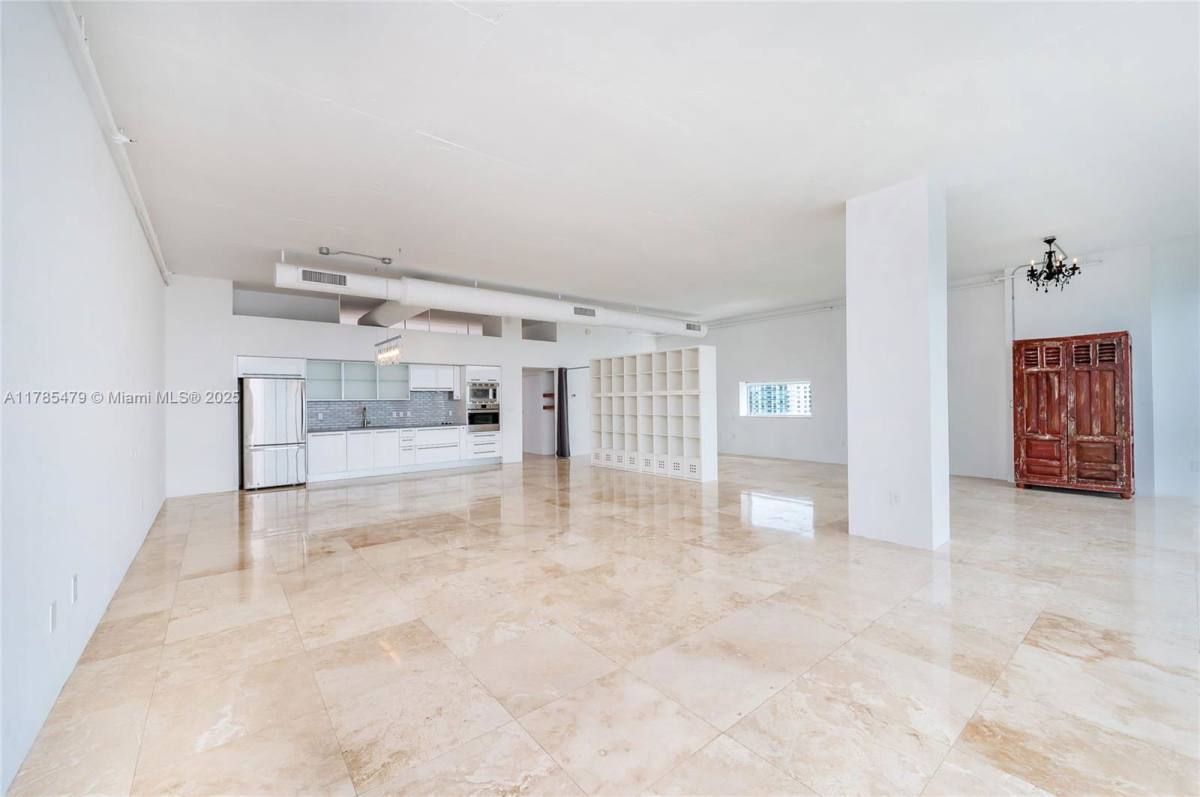 Apartment for rent at 7934 W Dr #1101, Miami Beach, FL 33141