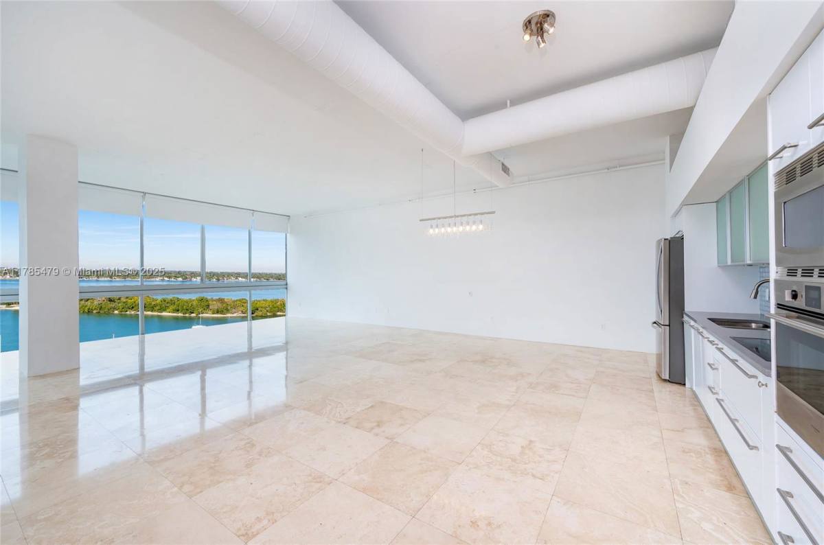 Apartment for rent at 7934 W Dr #1101, Miami Beach, FL 33141