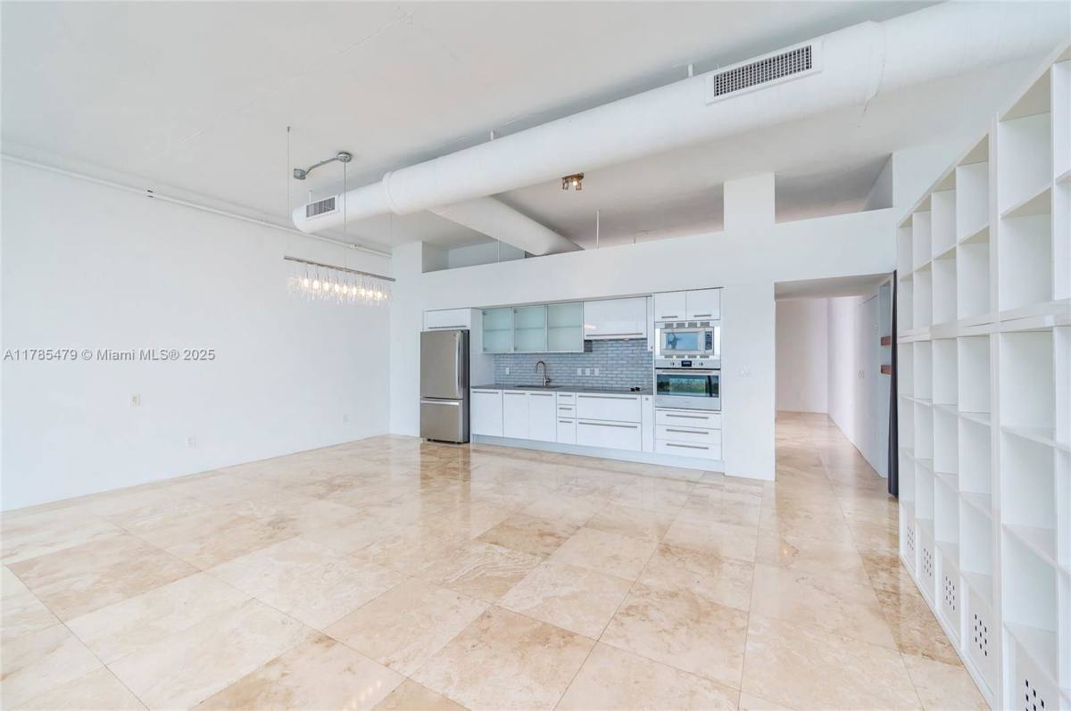 Apartment for rent at 7934 W Dr #1101, Miami Beach, FL 33141