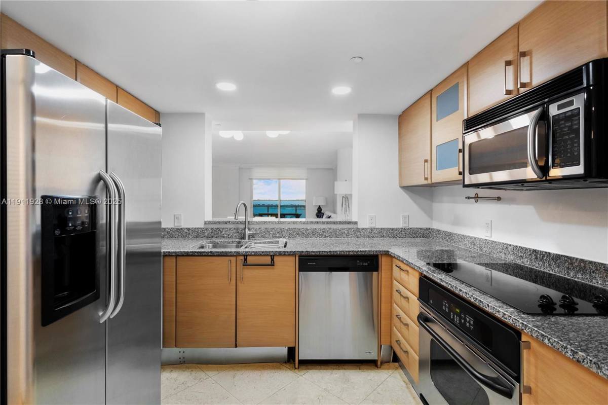 Condo for rent at 2101 Brickell Ave #606, Miami, FL 33129