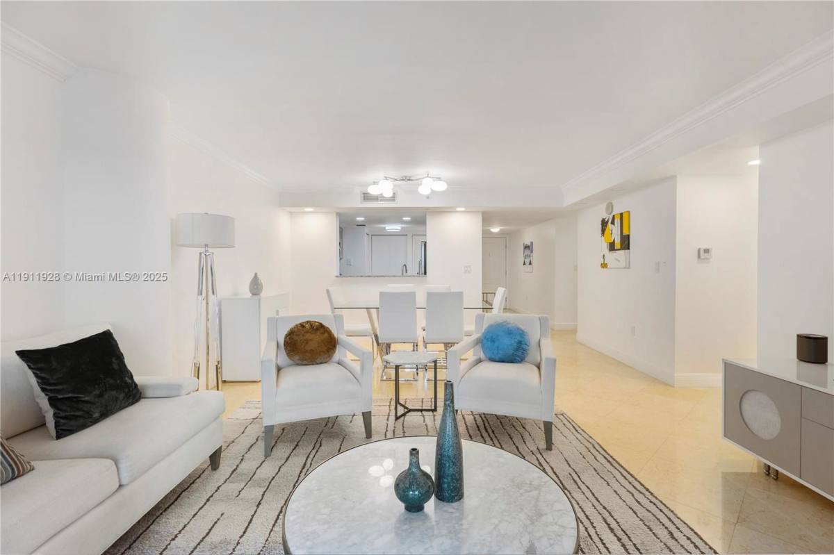 Condo for rent at 2101 Brickell Ave #606, Miami, FL 33129