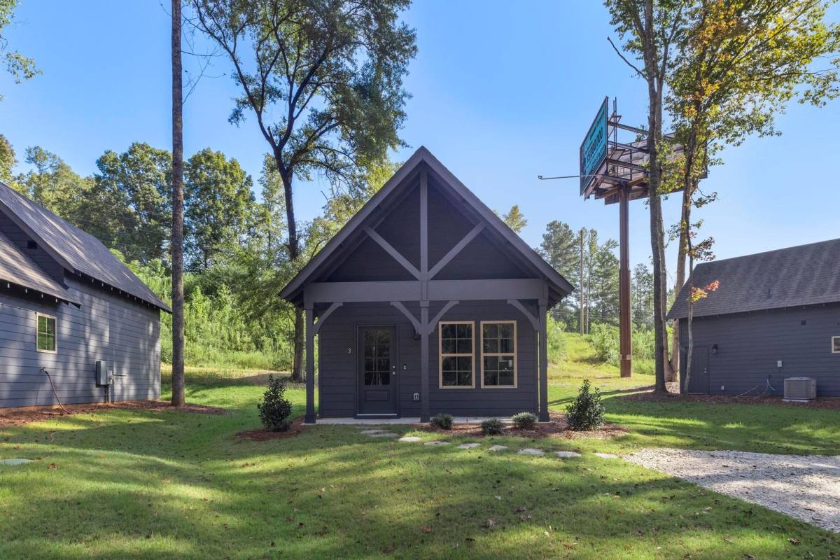 Apartment for rent at 5777 Lee Rd, Auburn, AL 36832