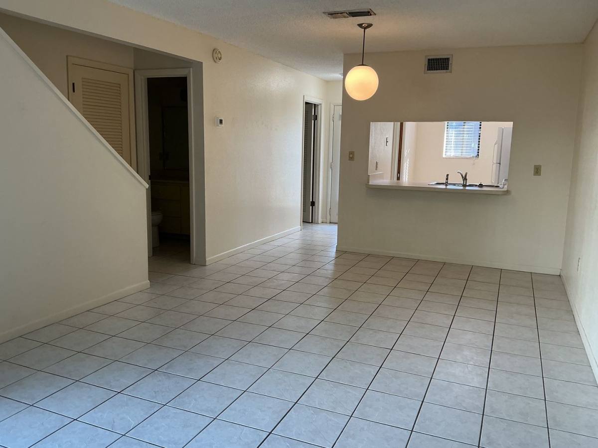 Apartment for rent at 411 E Park St, Lakeland, FL 33803