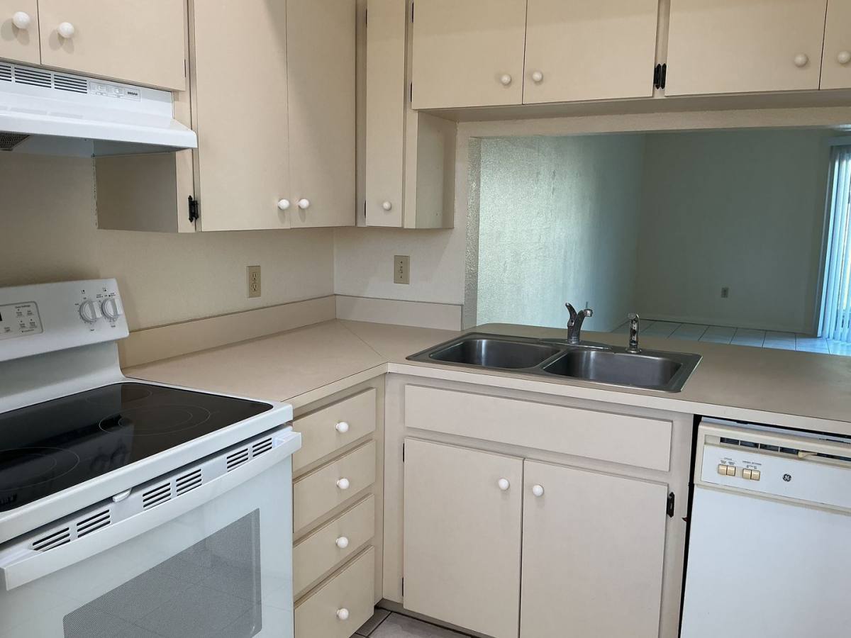 Apartment for rent at 411 E Park St, Lakeland, FL 33803