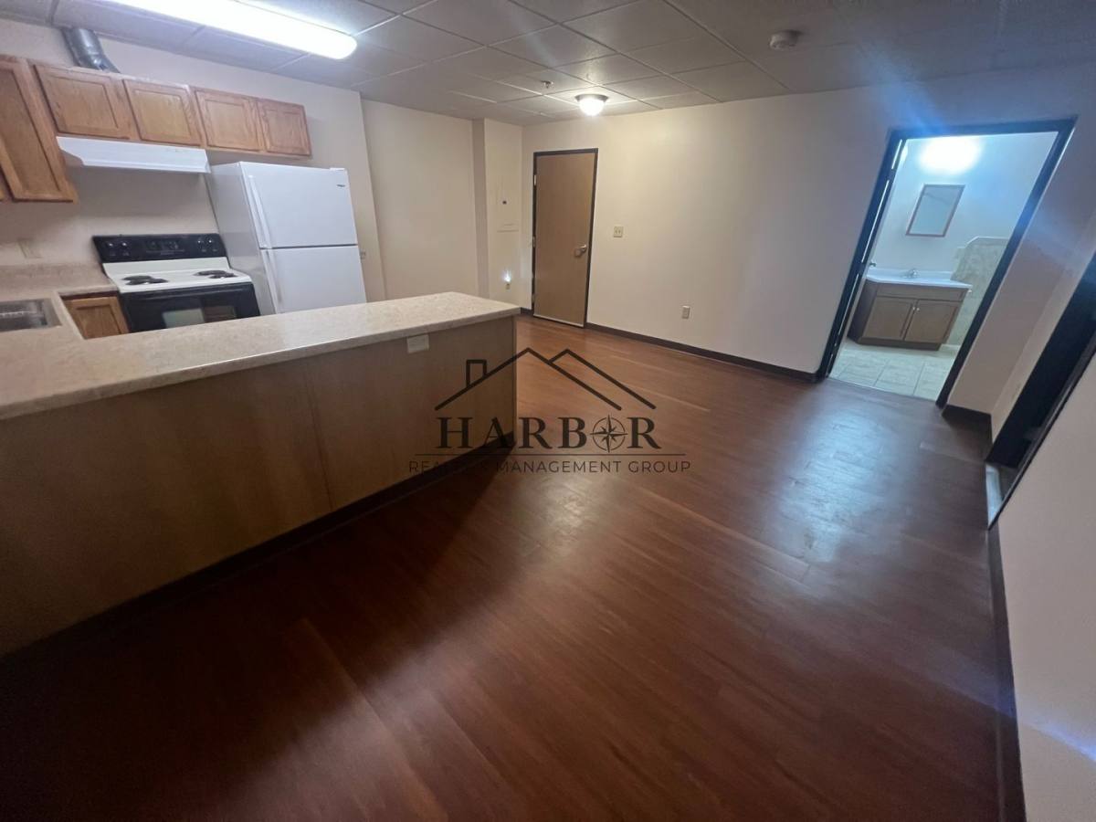 Apartment for rent at Oak Tree Flats, 1105 3rd St NW, Austin, MN 55912