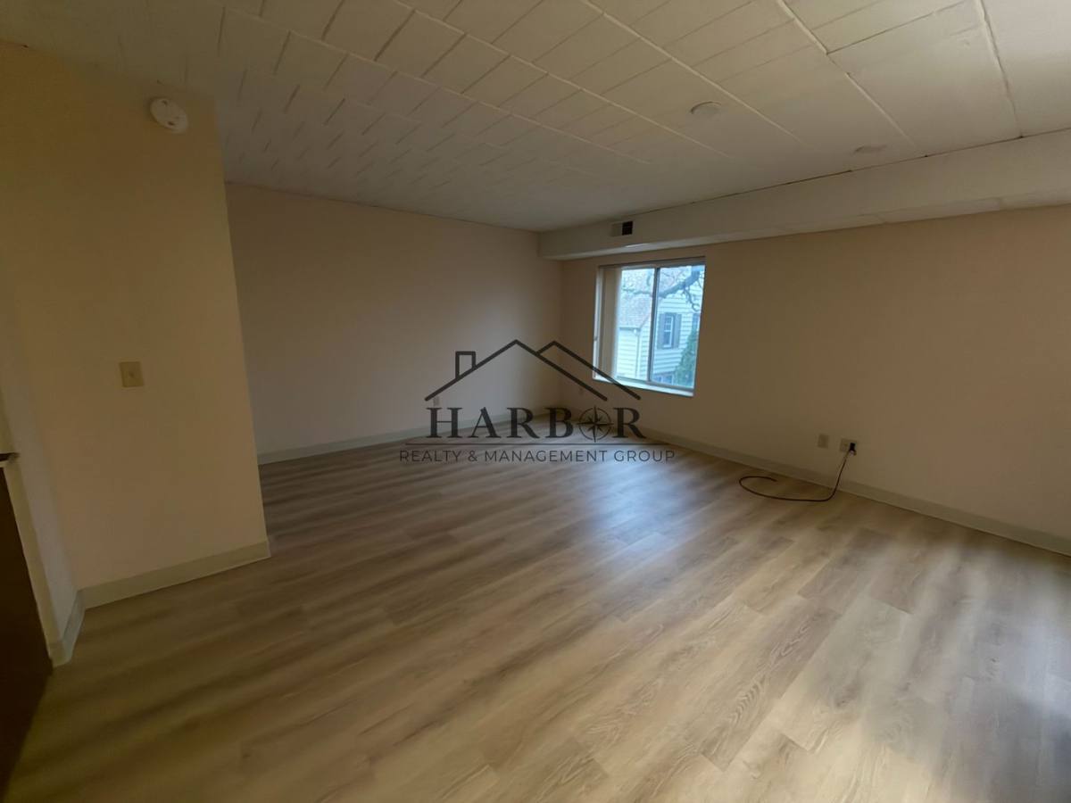 Apartment for rent at 1105 3rd St NW, Austin, MN 55912