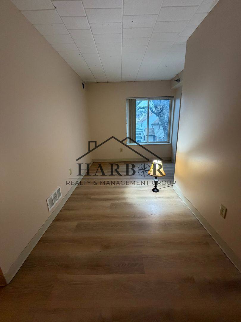 Apartment for rent at 1105 3rd St NW, Austin, MN 55912