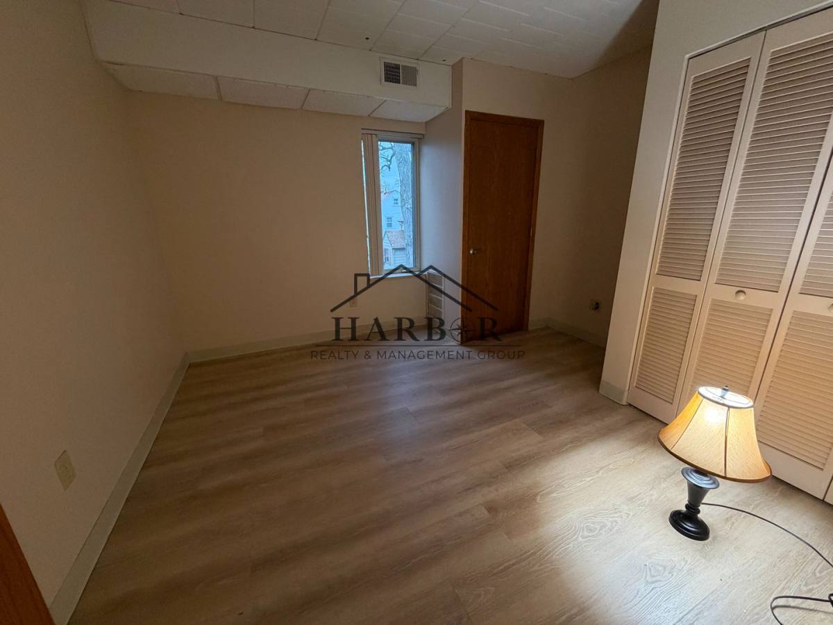 Apartment for rent at 1105 3rd St NW, Austin, MN 55912