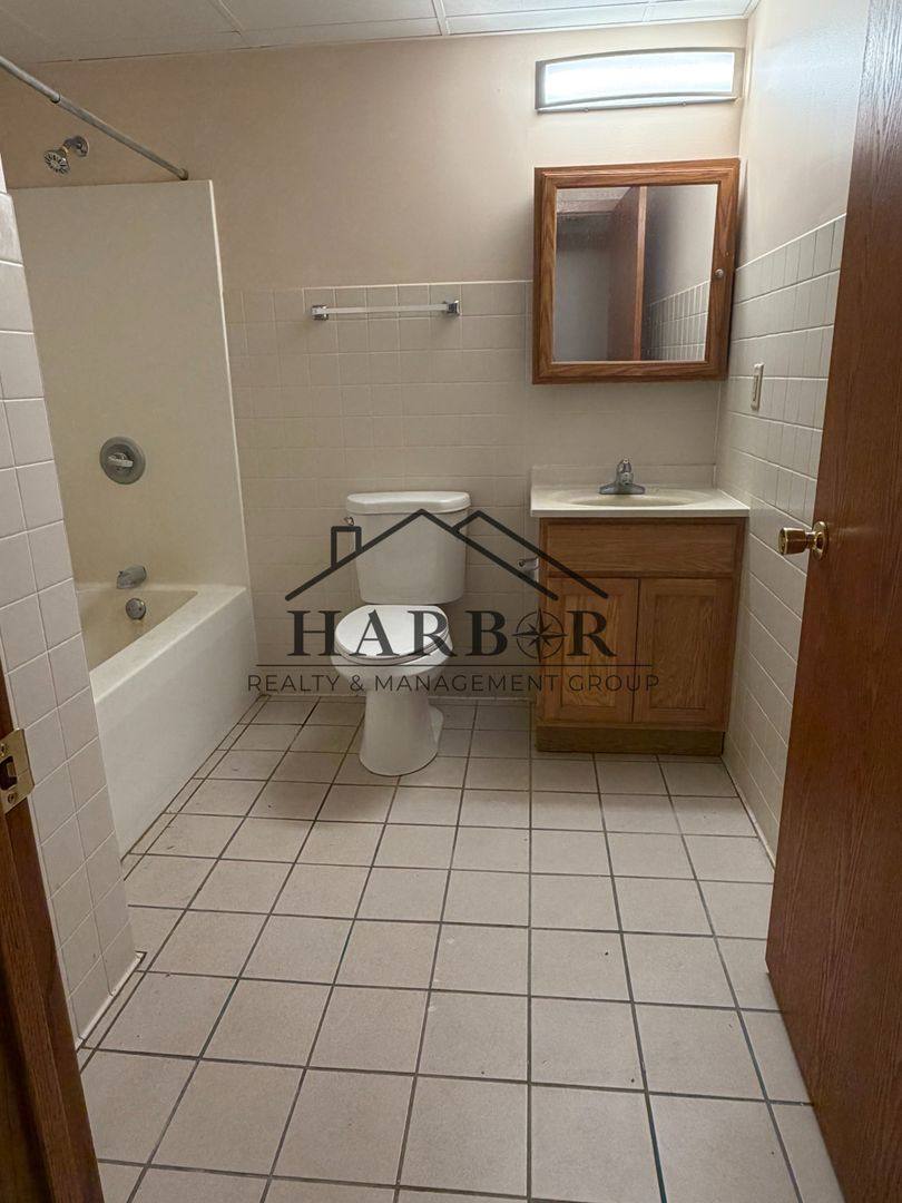 Apartment for rent at 1105 3rd St NW, Austin, MN 55912