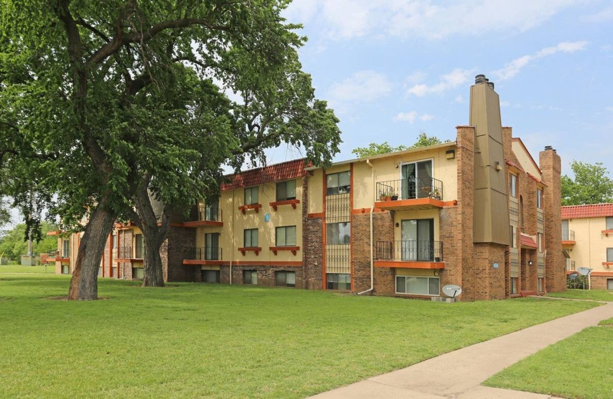 Apartment for rent at 550 N Nims St, Wichita, KS 67203