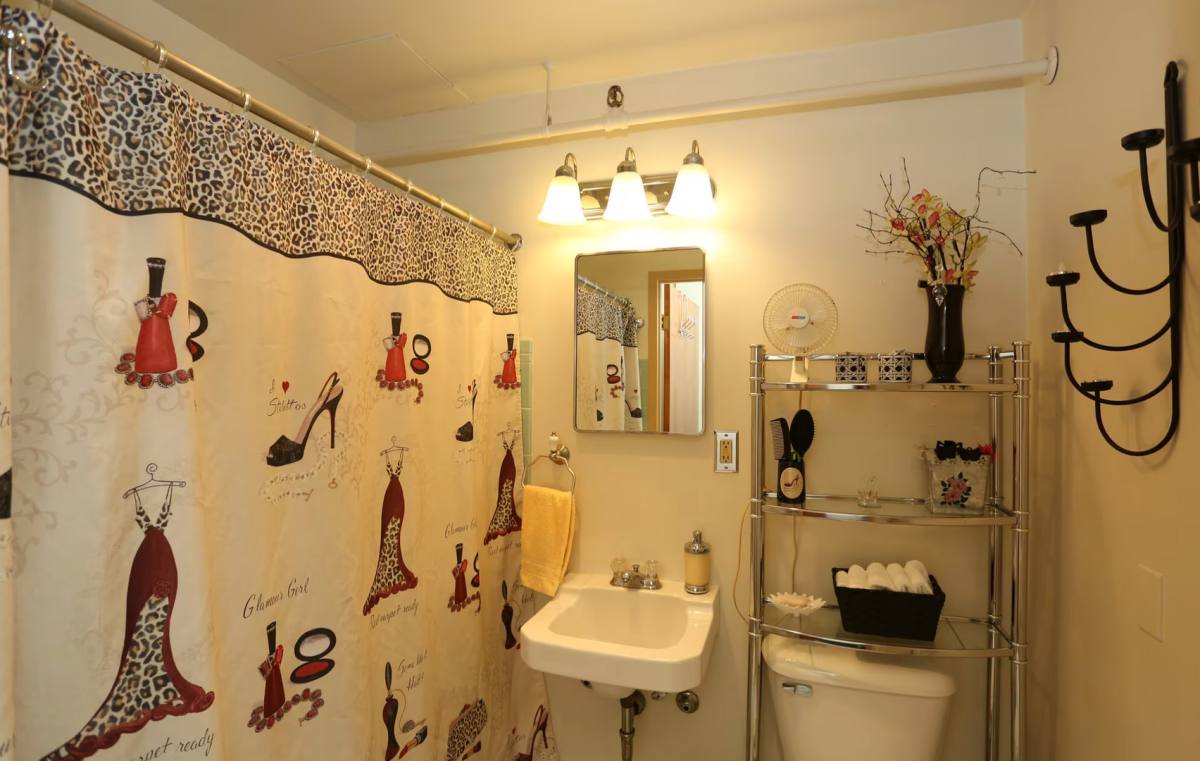 Apartment for rent at 2827 - 2951 W Parnell Ave, Milwaukee, WI 53221