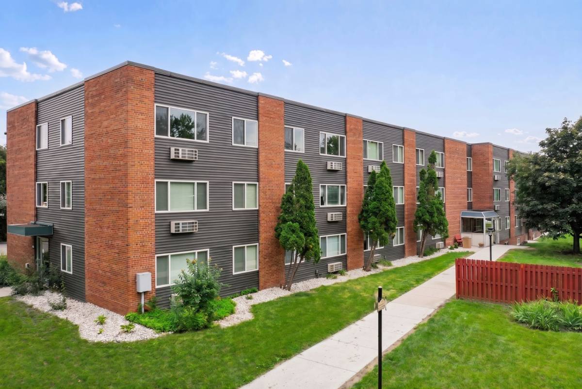 Apartment for rent at Pinehaven, 2827 - 2951 W Parnell Ave, Milwaukee, WI 53221