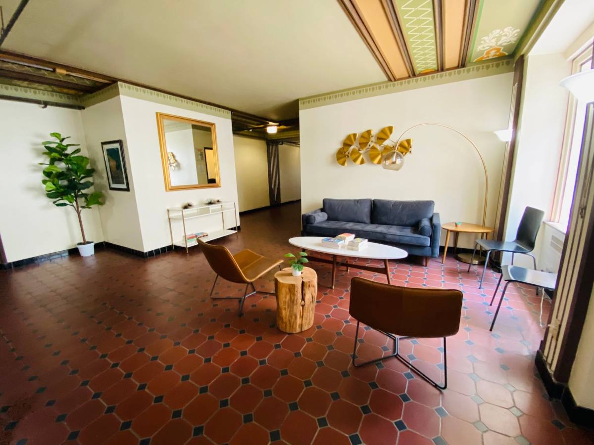 Apartment for rent at 535 S Gramercy Place, Los Angeles, CA 90020