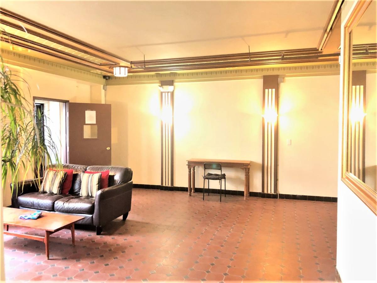Apartment for rent at 535 S Gramercy Place, Los Angeles, CA 90020