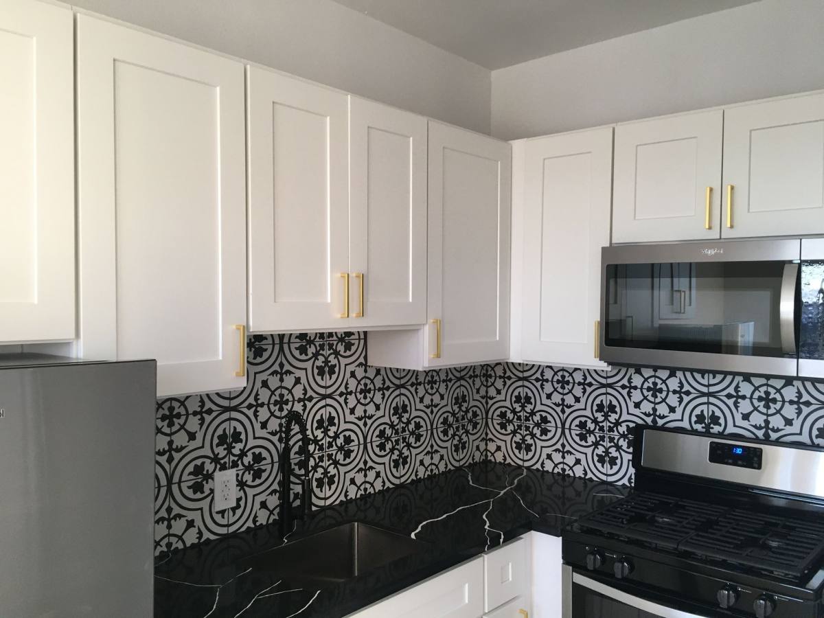 Apartment for rent at 535 S Gramercy Place, Los Angeles, CA 90020