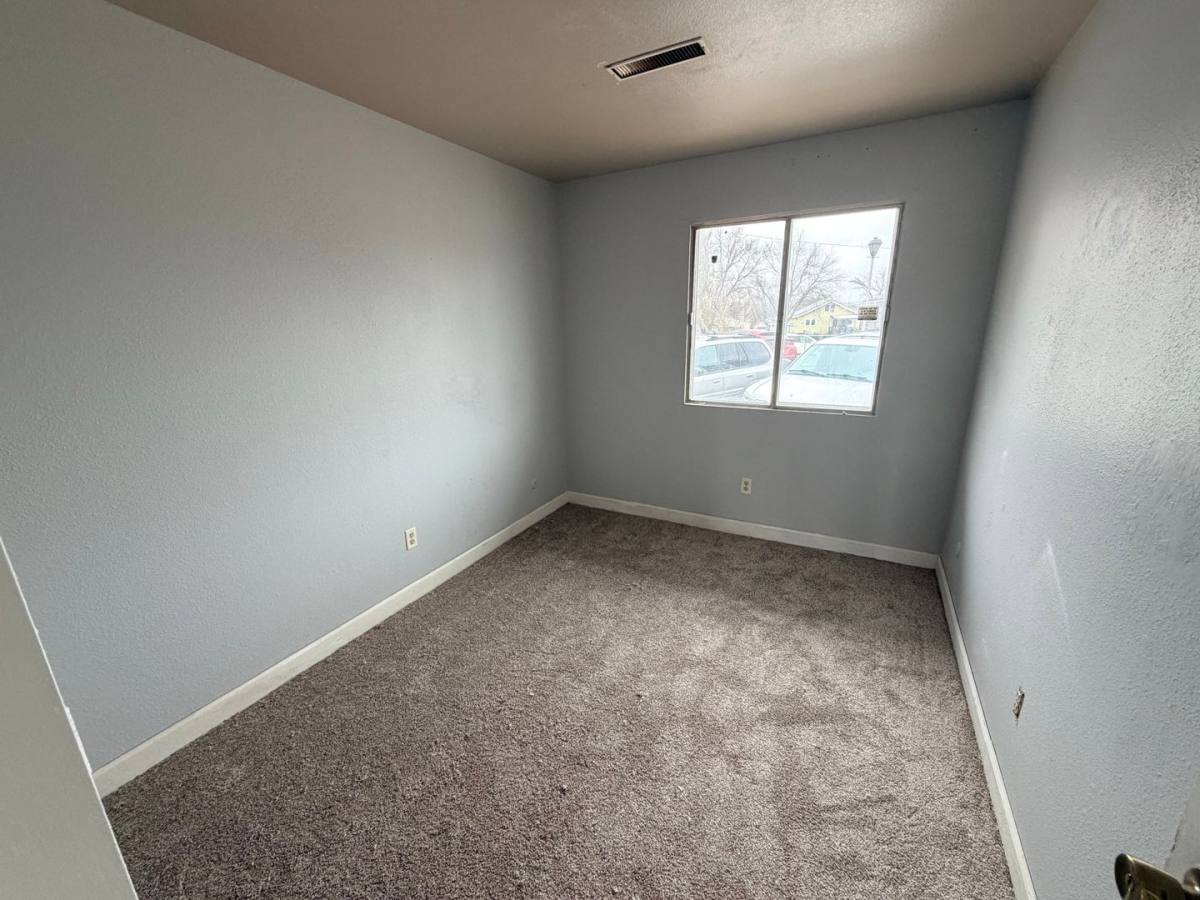 Apartment for rent at 1301 S Westcott St, Sioux City, IA 51106