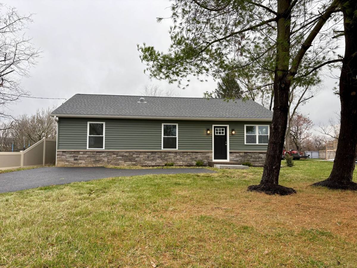House for rent at 1403 Krafts Mill Rd, Spring Grove, PA 17362
