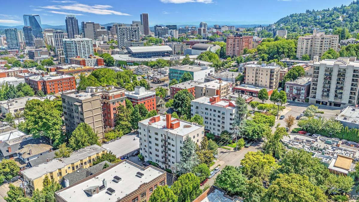 Apartment for rent at 2175 NW Davis St, Portland, OR 97210