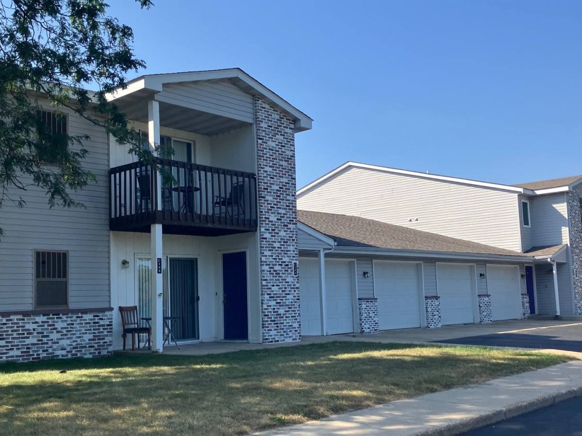 Apartment for rent at 1036 W Hillview Dr, Whitewater, WI 53190