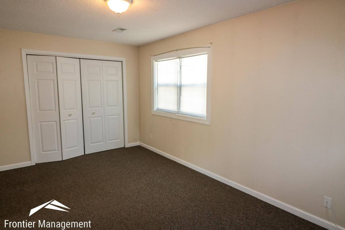 Apartment for rent at 906 Osage St, Manhattan, KS 66502