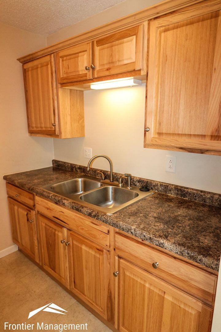 Apartment for rent at 906 Osage St, Manhattan, KS 66502