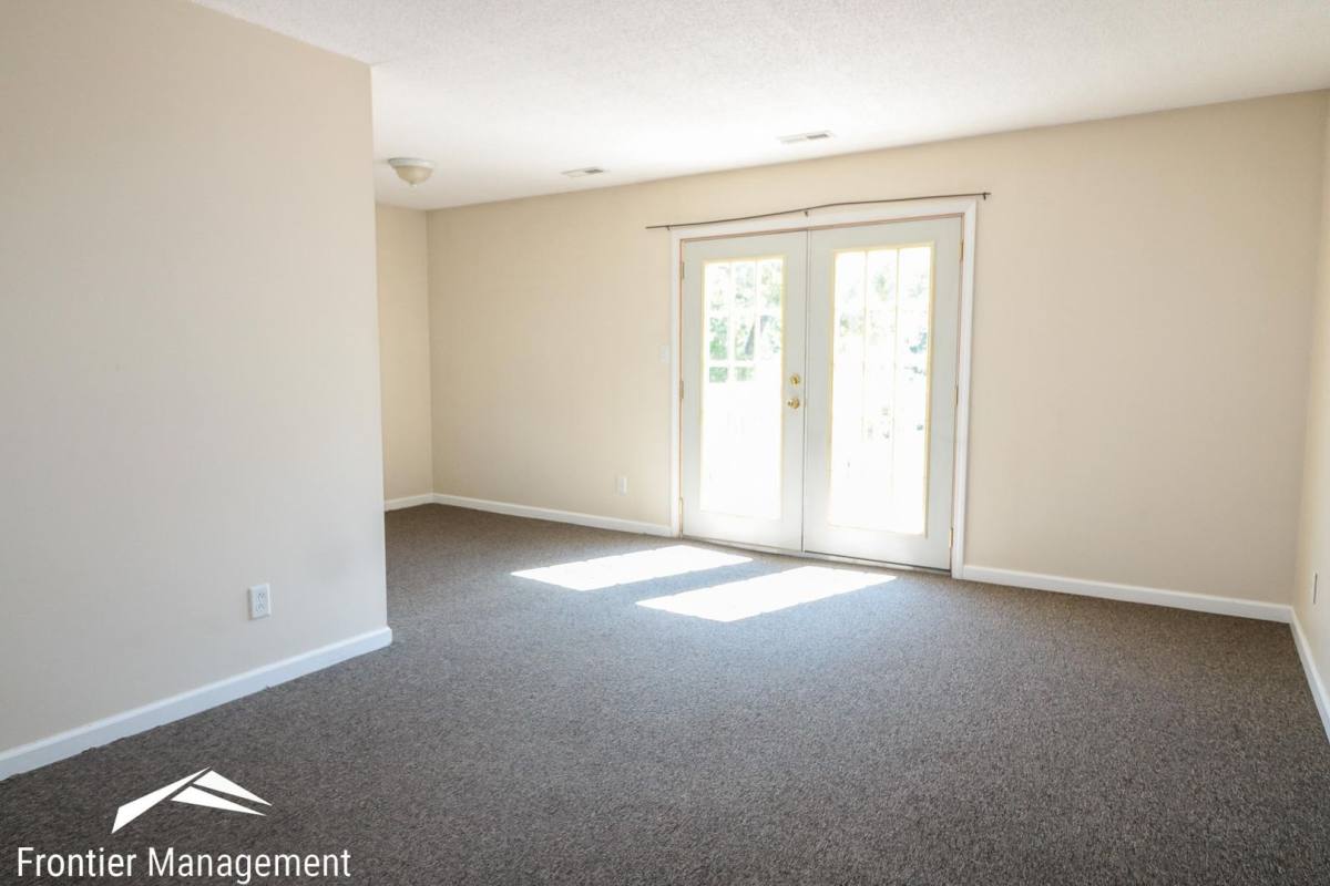 Apartment for rent at 906 Osage St, Manhattan, KS 66502