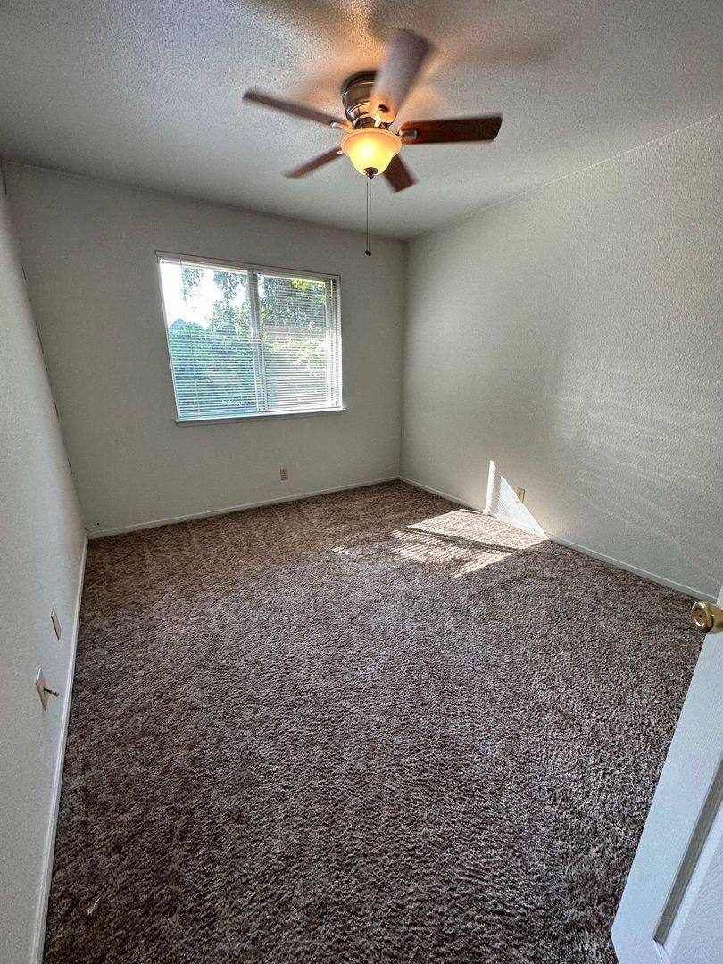 Apartment for rent at 1019-1021 W 5th St, Chico, CA 95928