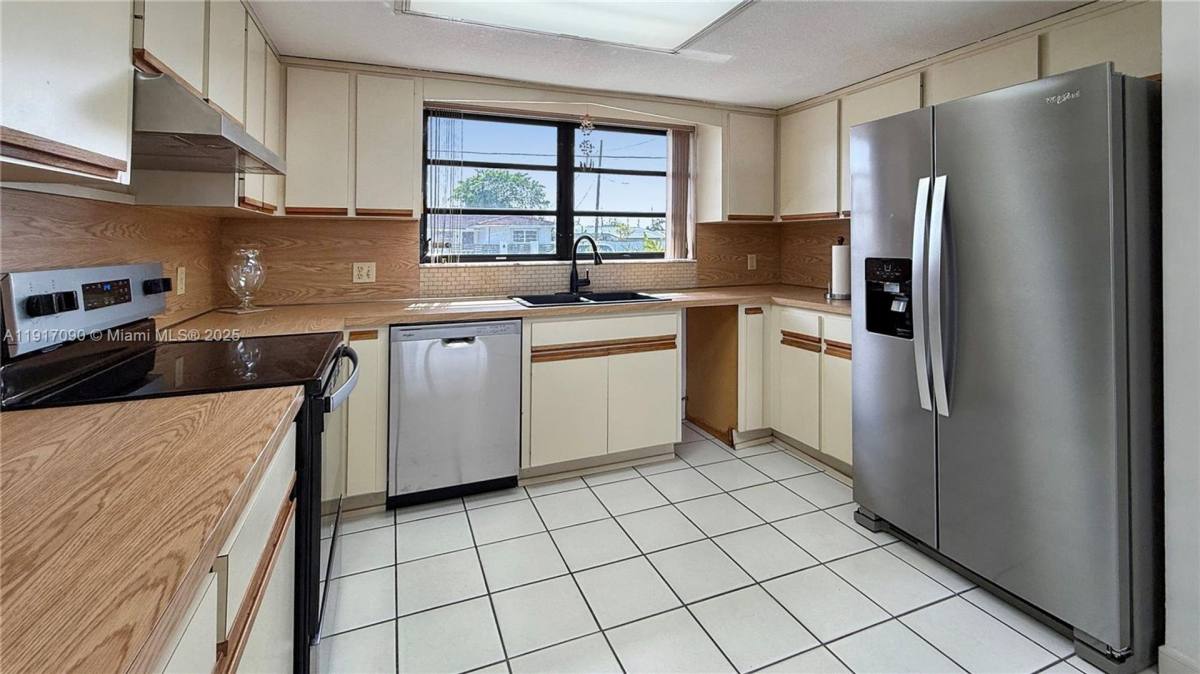 House for rent at 8877 SW 36th St, Miami, FL 33165