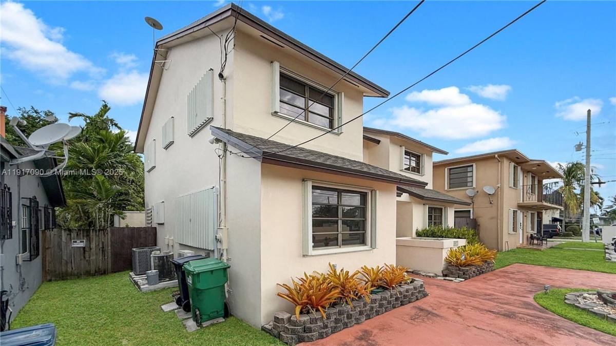 House for rent at 8877 SW 36th St, Miami, FL 33165