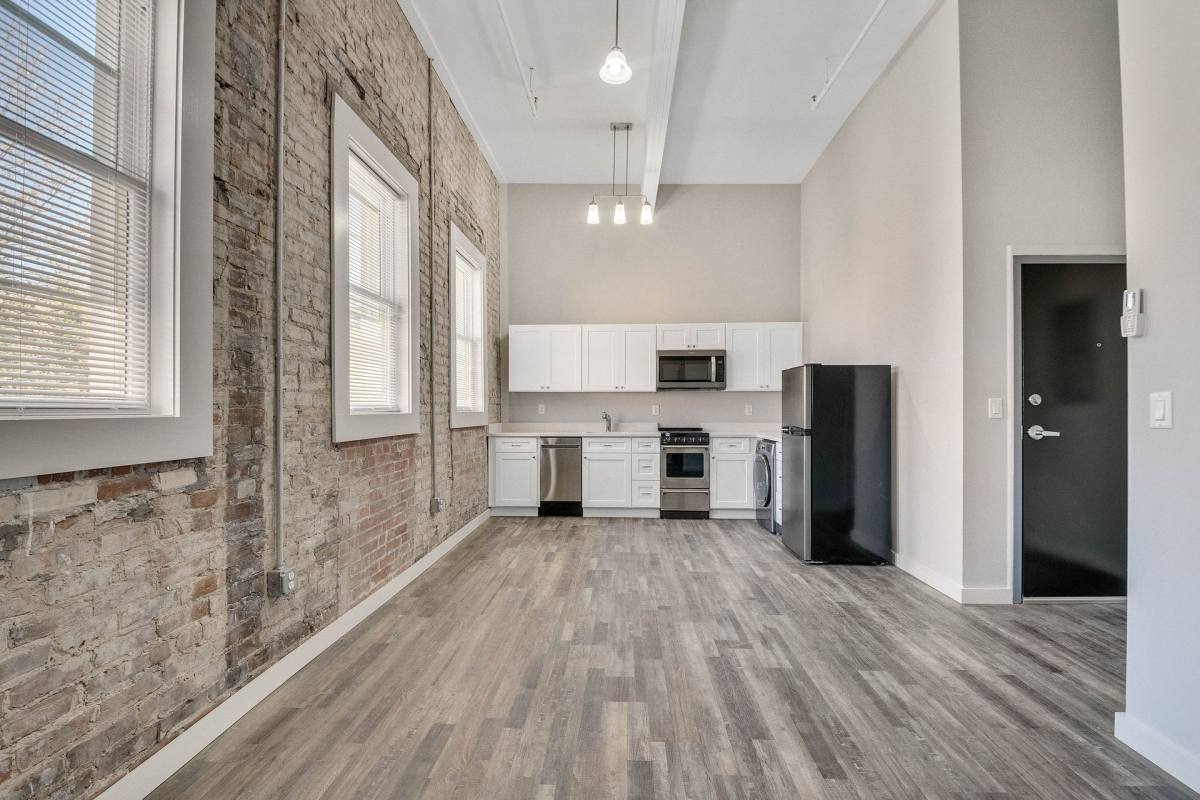 Apartment for rent at 859 McCallie Ave, Chattanooga, TN 37403