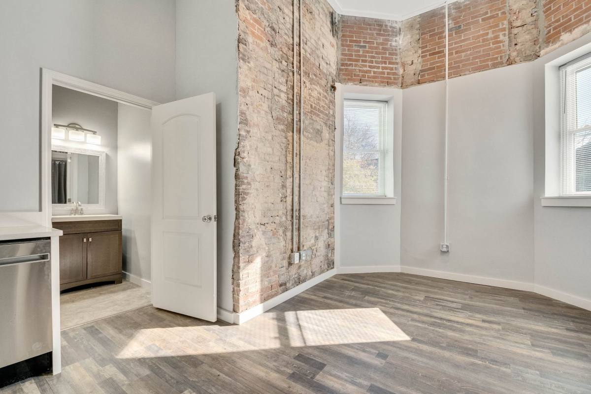 Apartment for rent at 859 McCallie Ave, Chattanooga, TN 37403