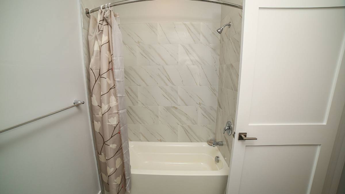Apartment for rent at 1140 E Saint Georges Ave, Linden, NJ 07036
