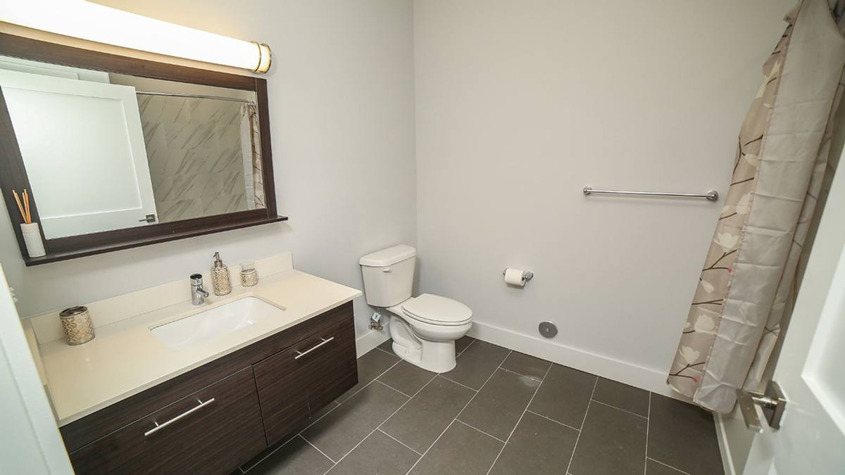 Apartment for rent at 1140 E Saint Georges Ave, Linden, NJ 07036