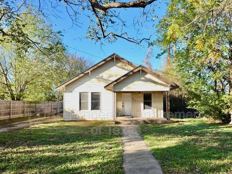 House for rent at 606 Mesquite St, Bastrop, TX 78602