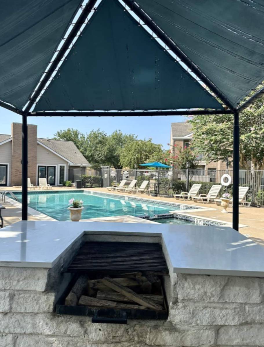 Apartment for rent at 2301 Fairway Dr, Alvin, TX 77511