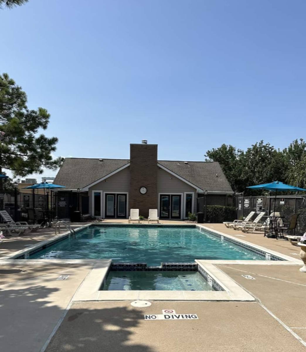 Apartment for rent at 2301 Fairway Dr, Alvin, TX 77511