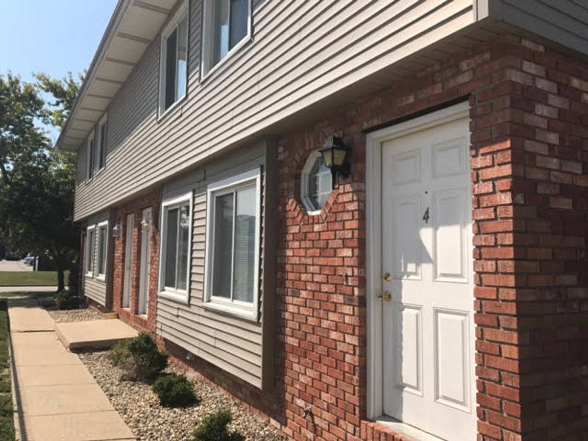 Townhouse for rent at 1506 Dustin Dr, Normal, IL 61761