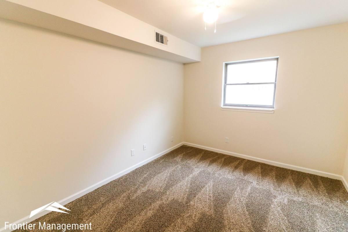 Apartment for rent at 1221 Ratone St, Manhattan, KS 66502