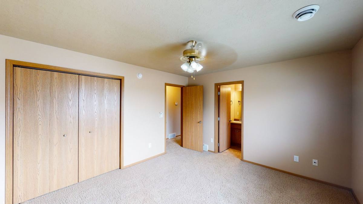 Apartment for rent at 900 N Joslyn Dr, Brandon, SD 57005
