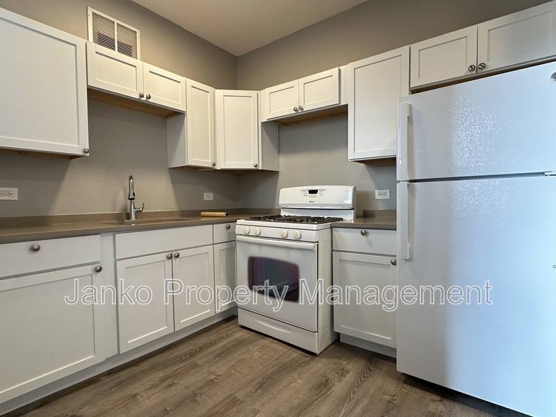 Apartment for rent at 5657 W Washington Blvd #3N, Chicago, IL 60644