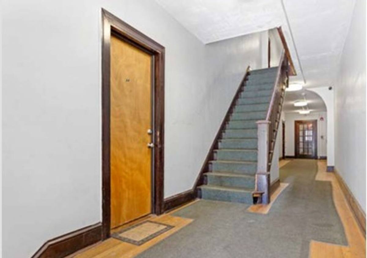 Apartment for rent at 254 S Whitney St, Hartford, CT 06105