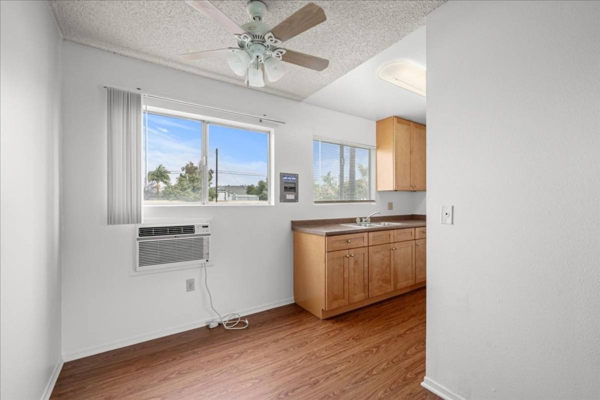 Apartment for rent at 10522 Artesia Blvd, Bellflower, CA 90706