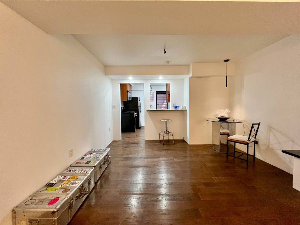 Apartment for rent at 449 Burnett Ave #A, San Francisco, CA 94131