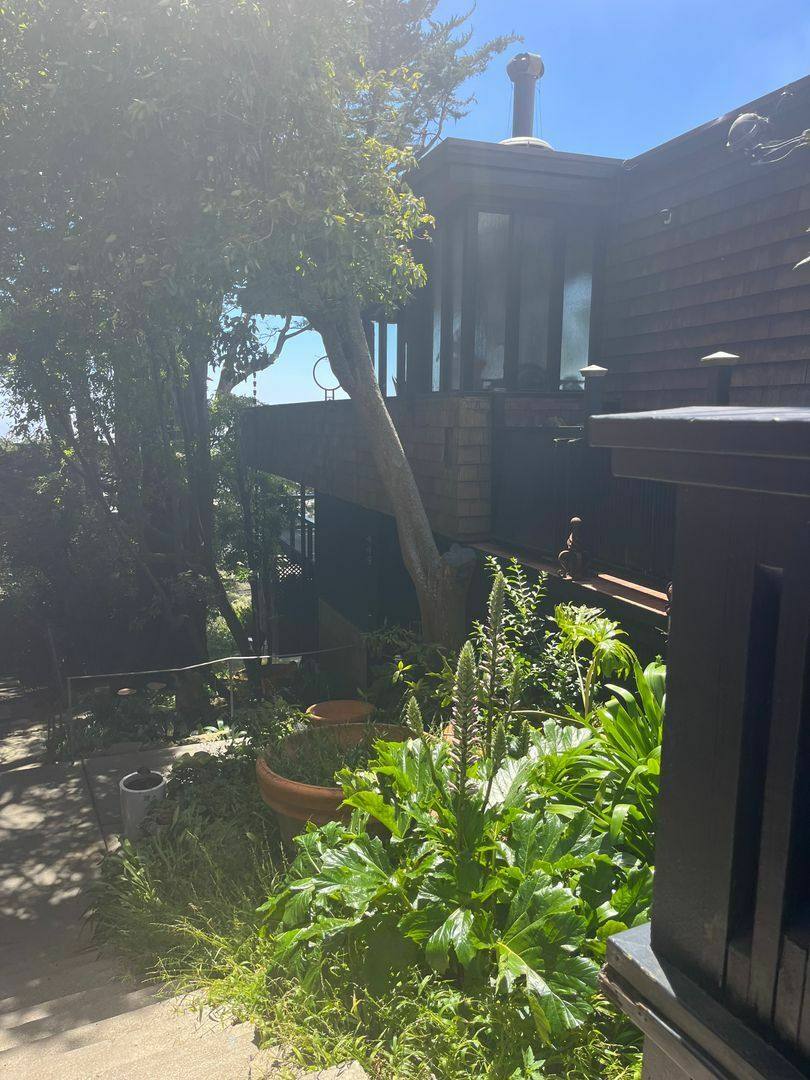 Apartment for rent at 449 Burnett Ave #A, San Francisco, CA 94131