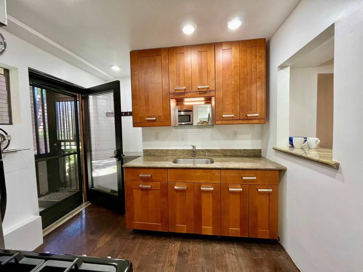 Apartment for rent at 449 Burnett Ave #A, San Francisco, CA 94131