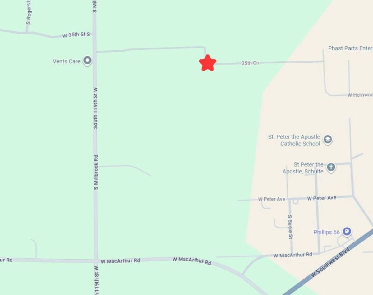 Apartment for rent at 11306 W 35th Circle S, Wichita, KS 67215