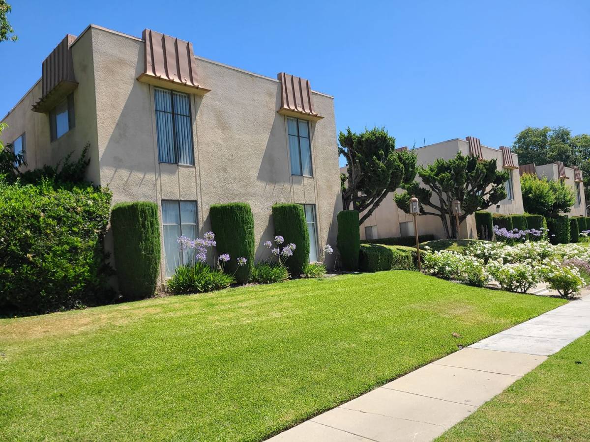 Townhouse for rent at 249-289 Amber Court, Upland, CA 91786